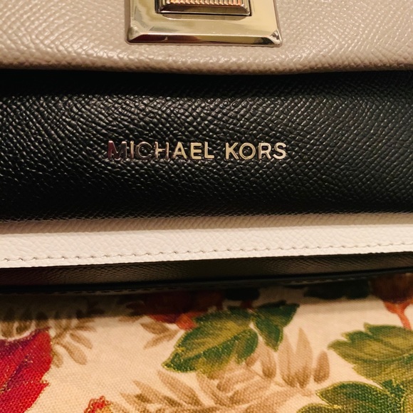 Michael Kors handbag - Picture 4 of 4